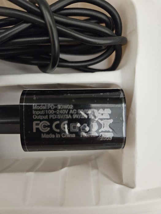 SwanScout 710S - Бездротовий зарядний пристрій для двох телефонів