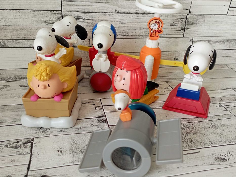 Макдональдс Снупі Робот Skylanders Спайдермен тварини