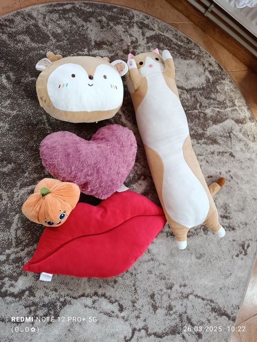 Подушки дитячі  різні