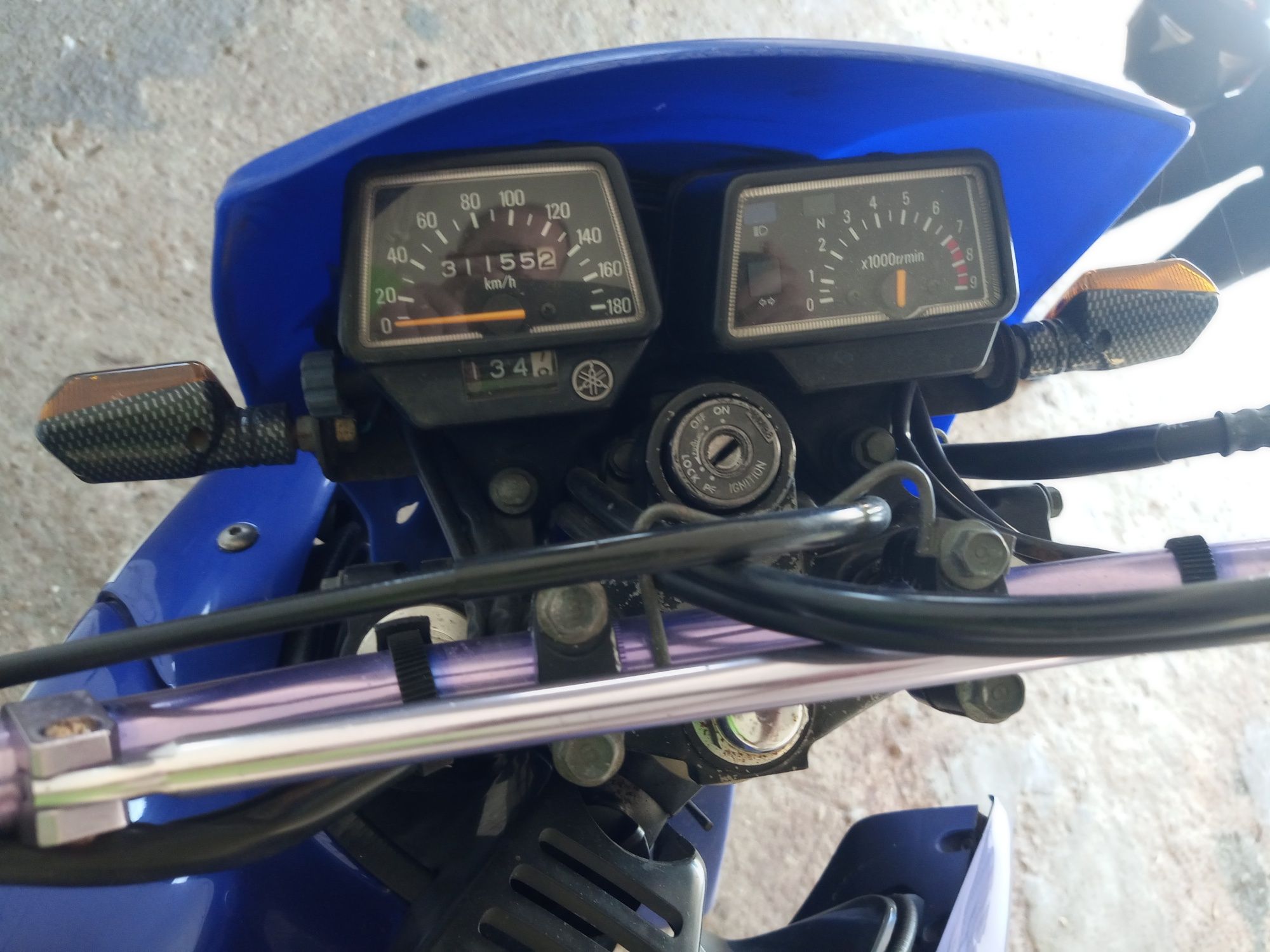 Yamaha XT 600 azul