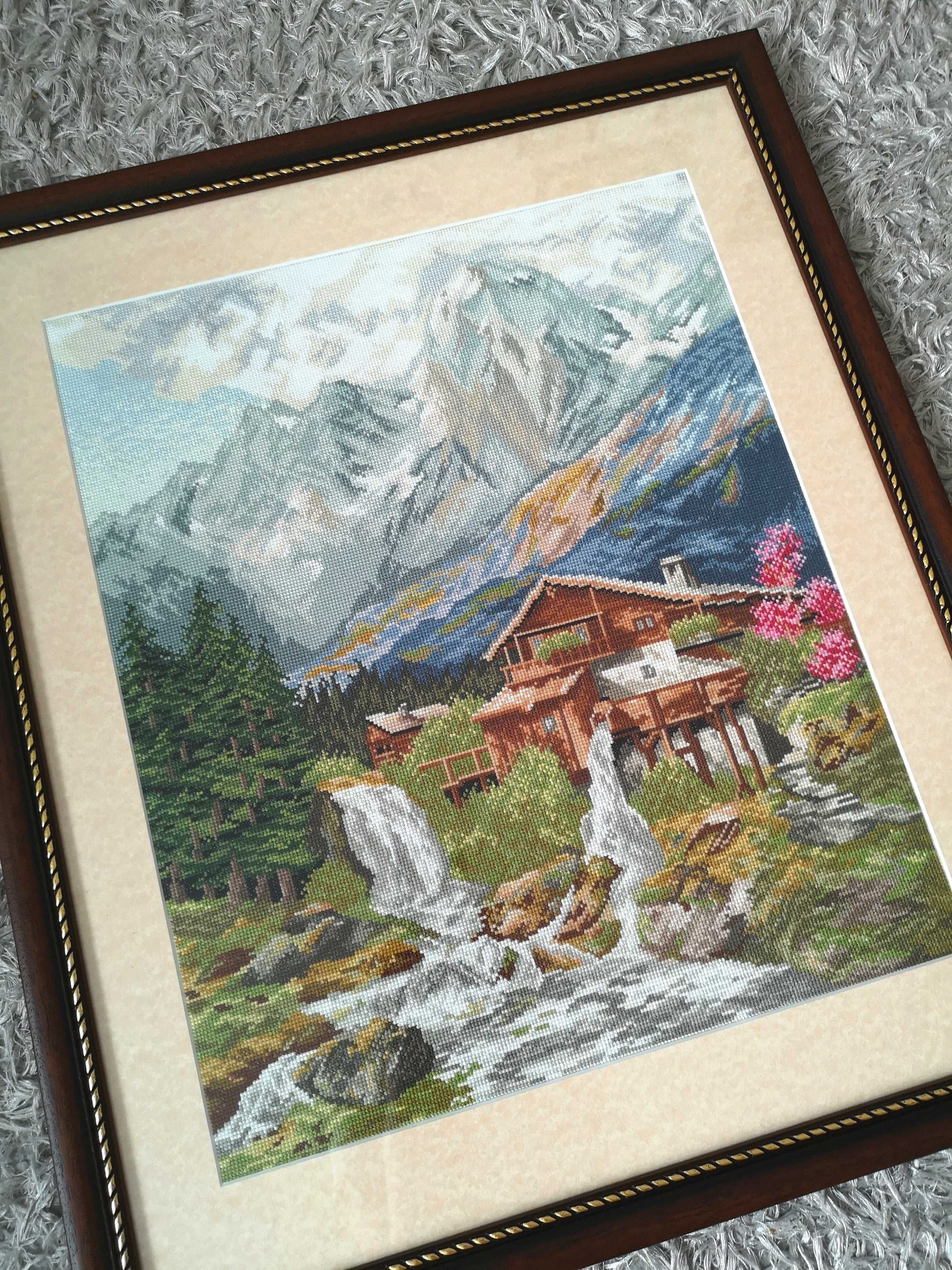 Obraz ręcznie haftowany "Górski wodospad" Handmade