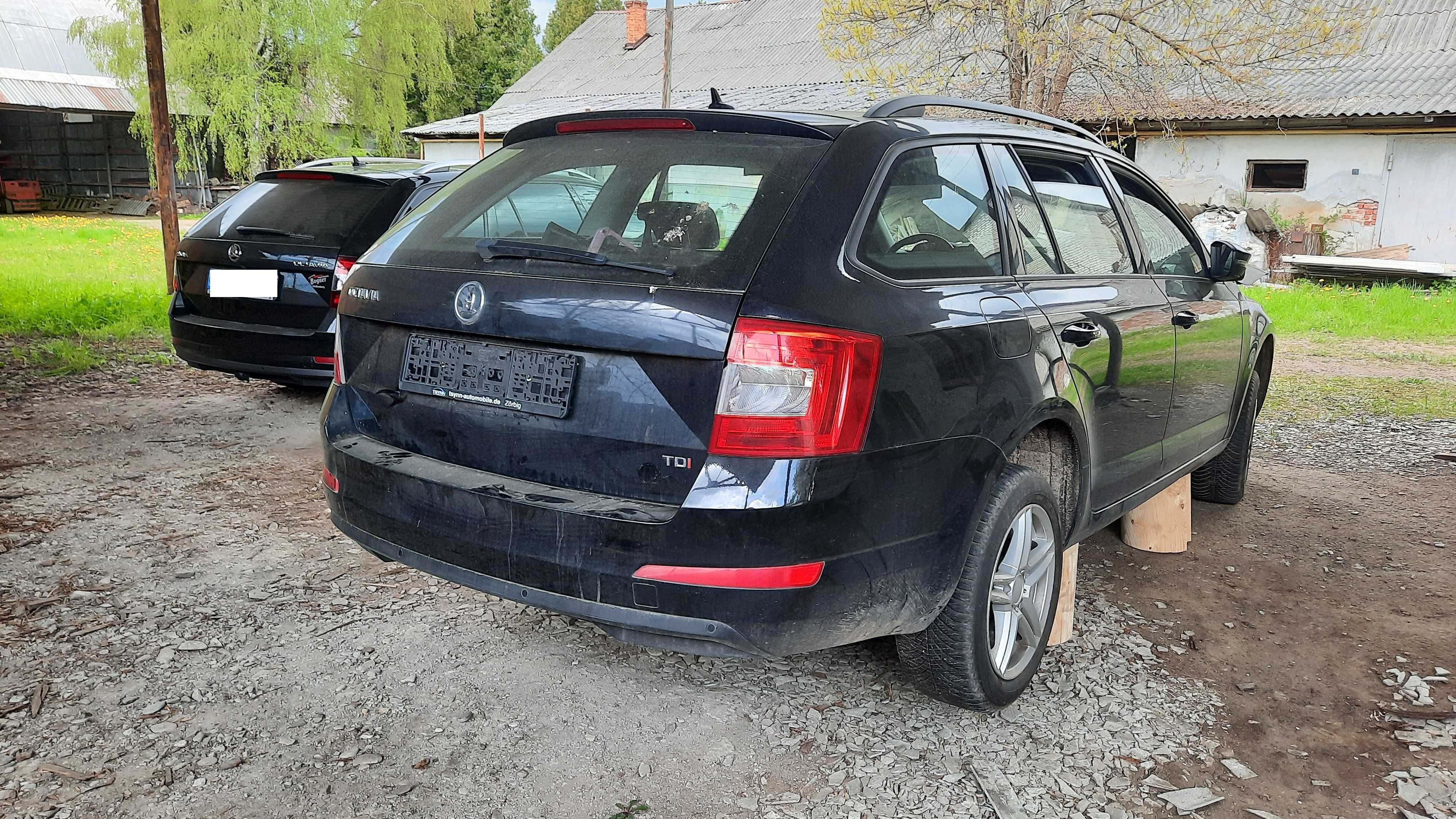 Корпус блока запобіжників Октавія А7 VW Гольф 7 Пассат Б8  5Q0907361B