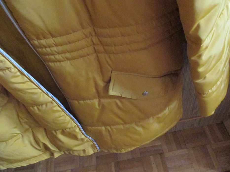 Zimowa kurka w kol. miodowym  z kapturem w rozm. 4XL/48