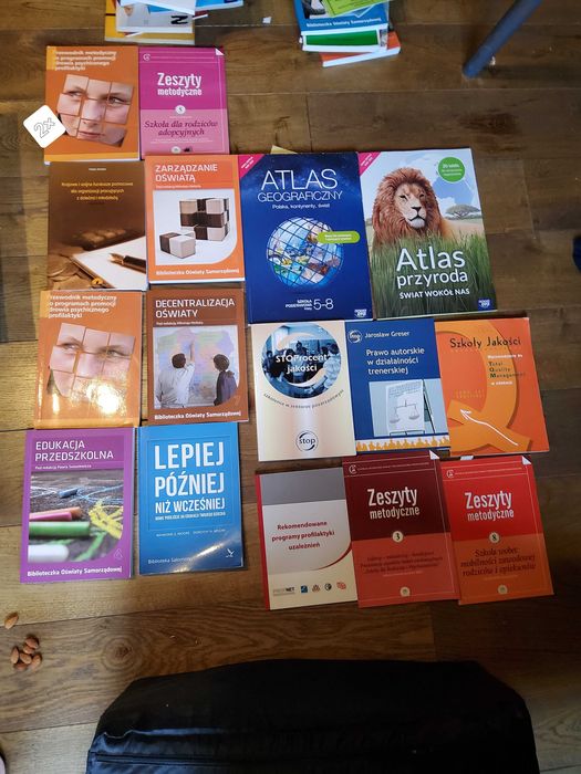 Super zbiór 39 (z jednym powtórzeniem) książek o edukacji i finansach