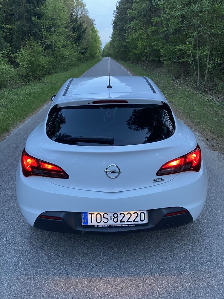 Opel Astra J GTC 1.7 •Fotochrom•Alufelgi 18”•Tempomat• PDC•