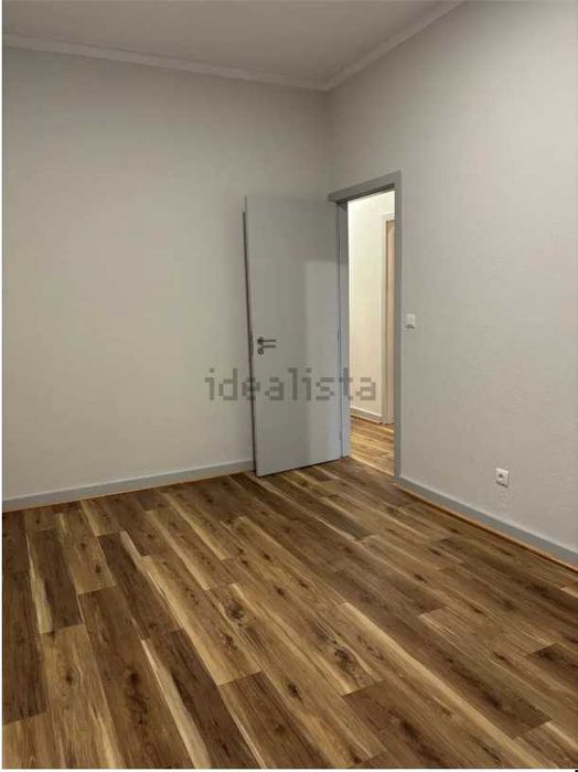 Apartamento T2+1 na Lapa, Porto — Totalmente Remodelado