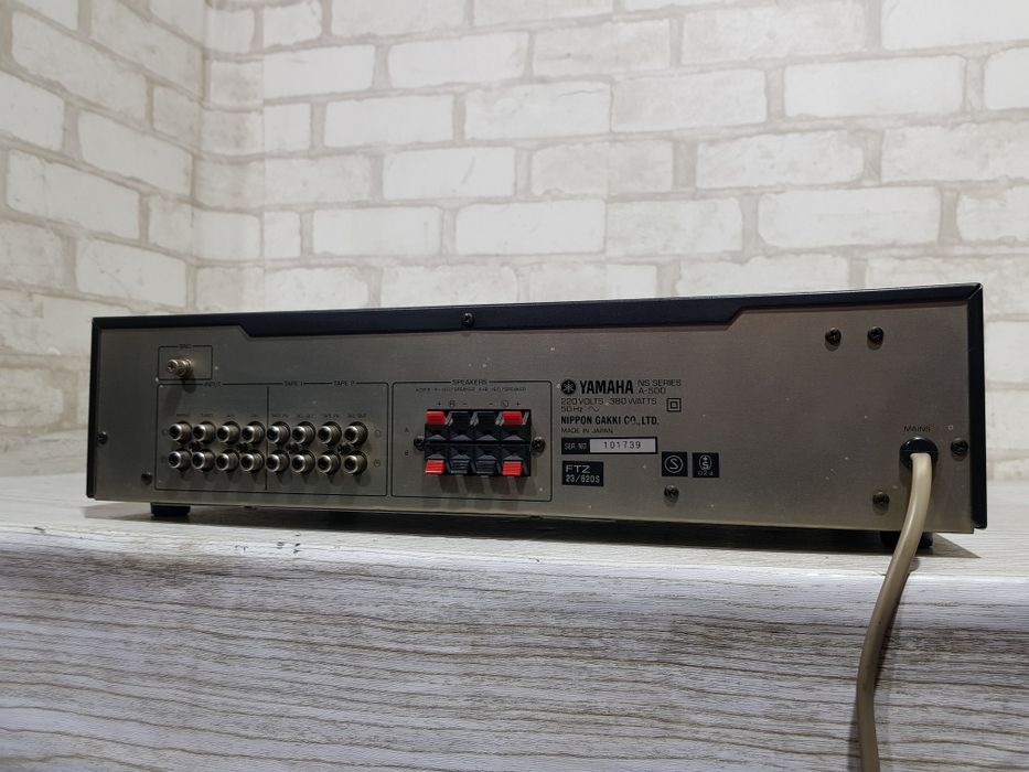 Стерео підсилювач YAMAHA A-500,*2x100 Вт, б/у з Німеччини