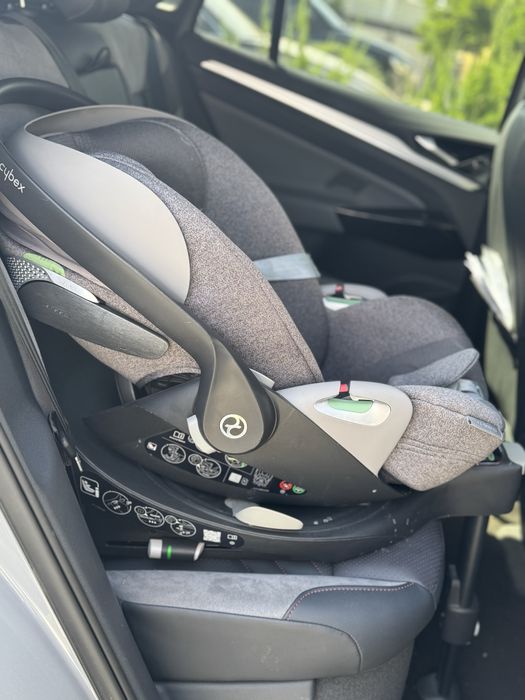 Продам люльку(автокресло) с базой cybex