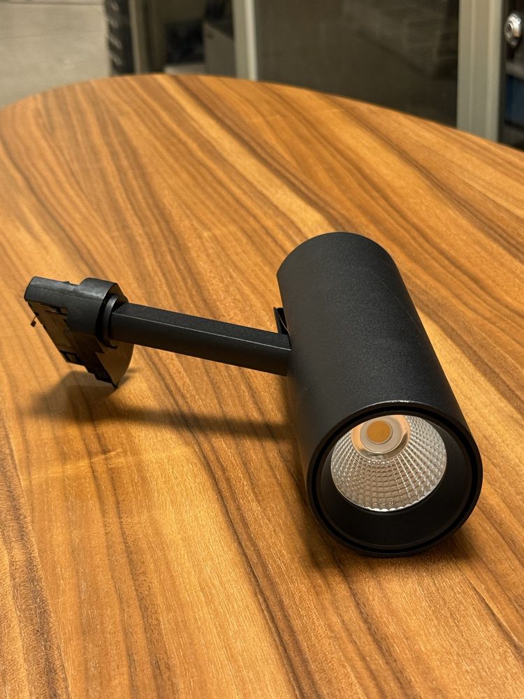 Czarne lampy szynowe: system paco mini: 13 sztuk.