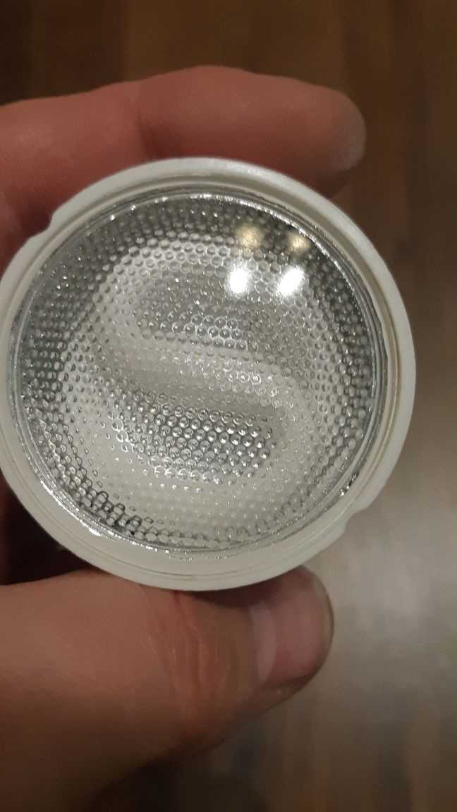 Oprawa z żarówka, lampa ,punkt świetlny