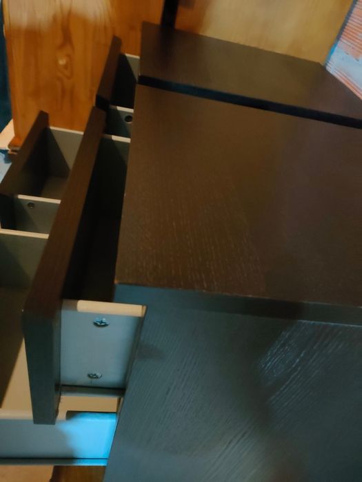 Duas mesinhas de cabeceira