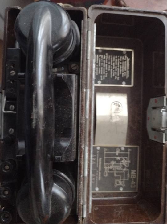 Stary telefon radiostacja