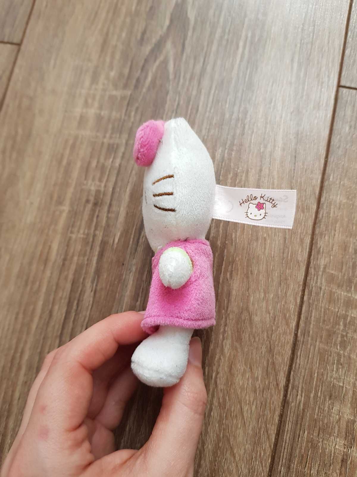 Hello Kitty Sanrio jfashion kawaii pluszak Japonia himekaji gyaru