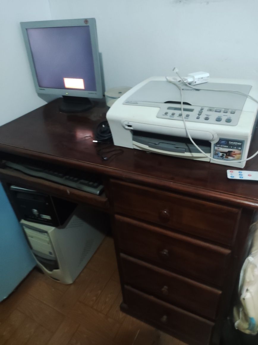 Secretária de computador