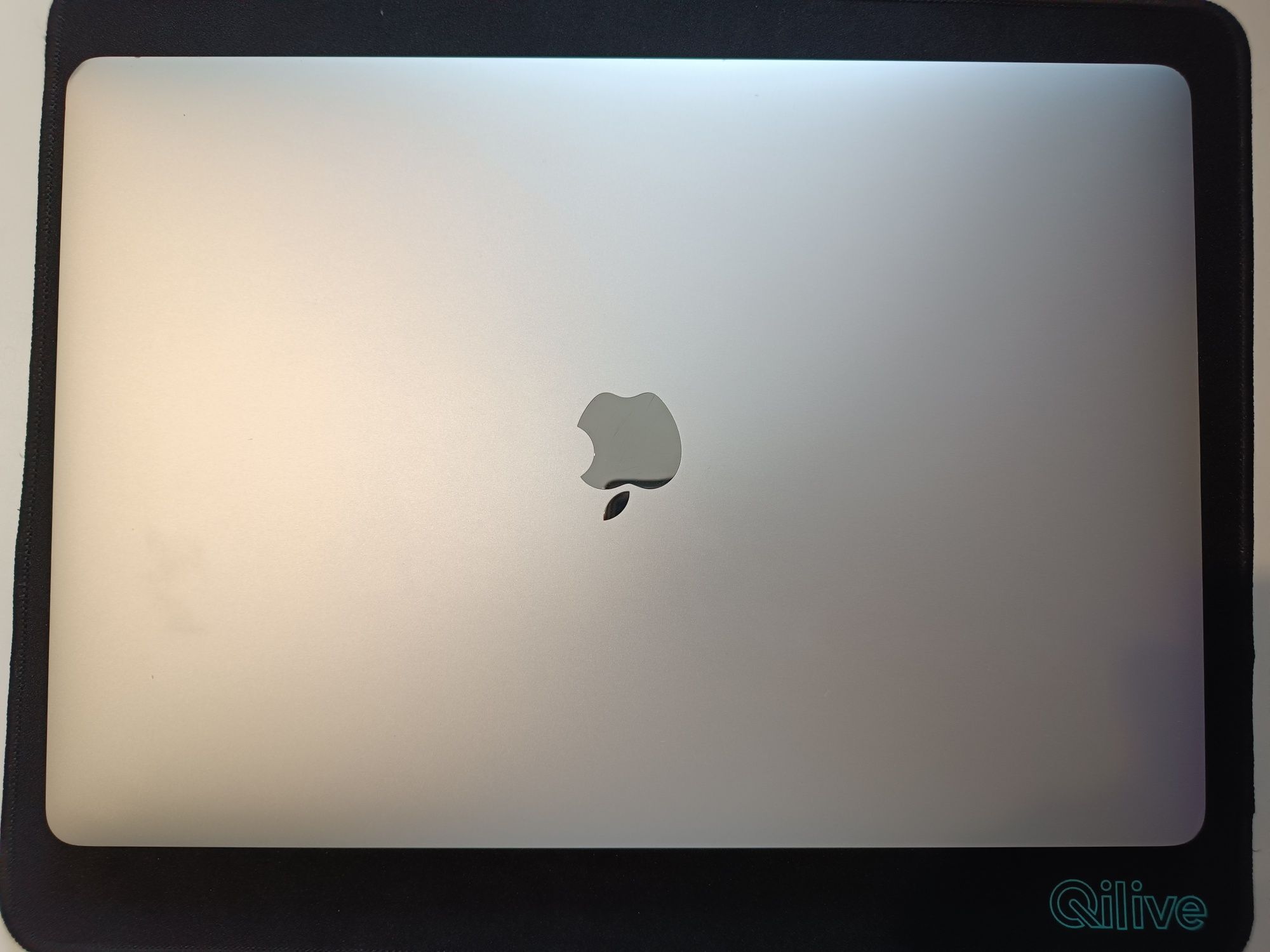 MacBook Pro 2018 i7 16gb 256bg