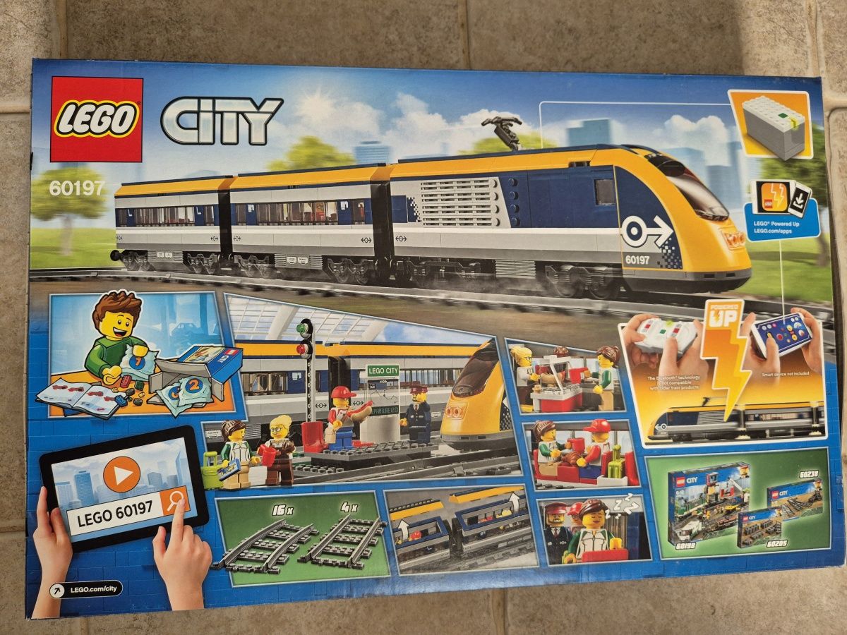Lego City 60197 Passenger Train