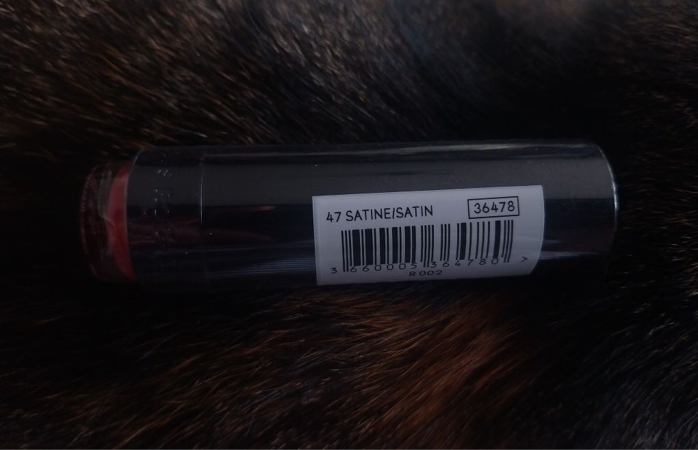 Pomadka rouge vertige satin 47 Yves rocher nowa