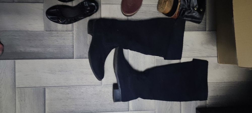 Віддам жіноче взуття 24 -24.5 см устілка