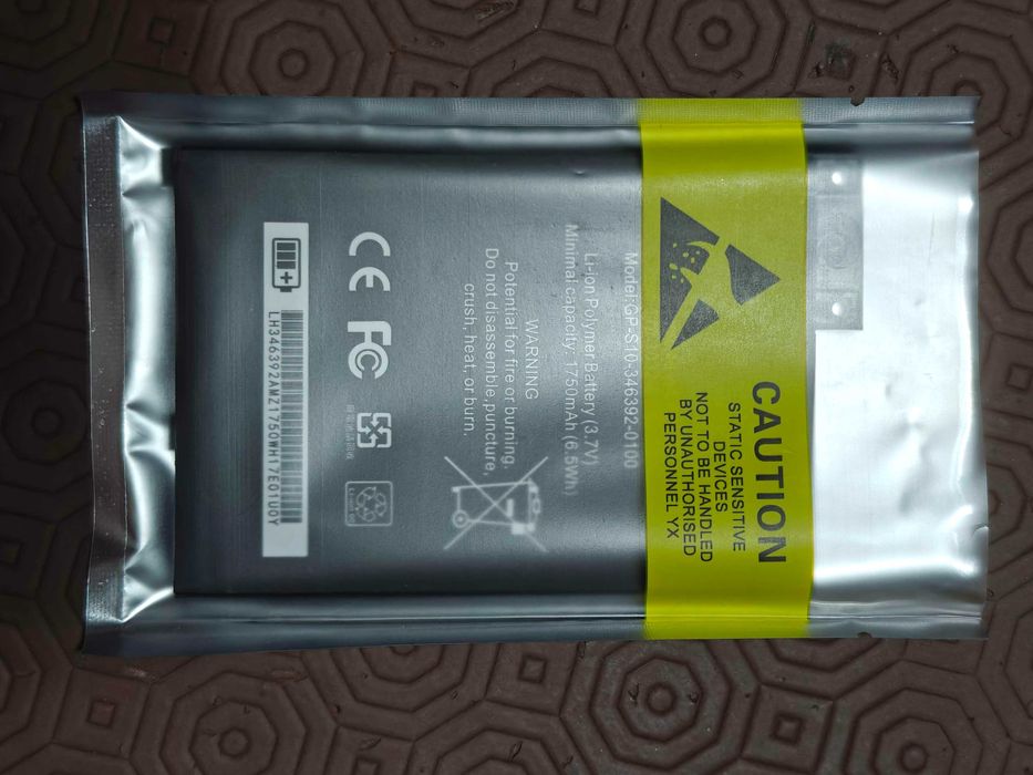 Amazon Kindle 3rd Gen Wi-Fi 4GB Keyboard 6" Display Graphite (D00901)