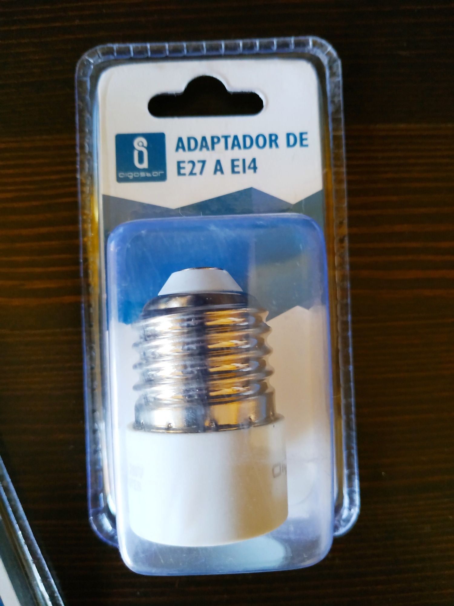 Adaptador de lâmpada E27 a E14