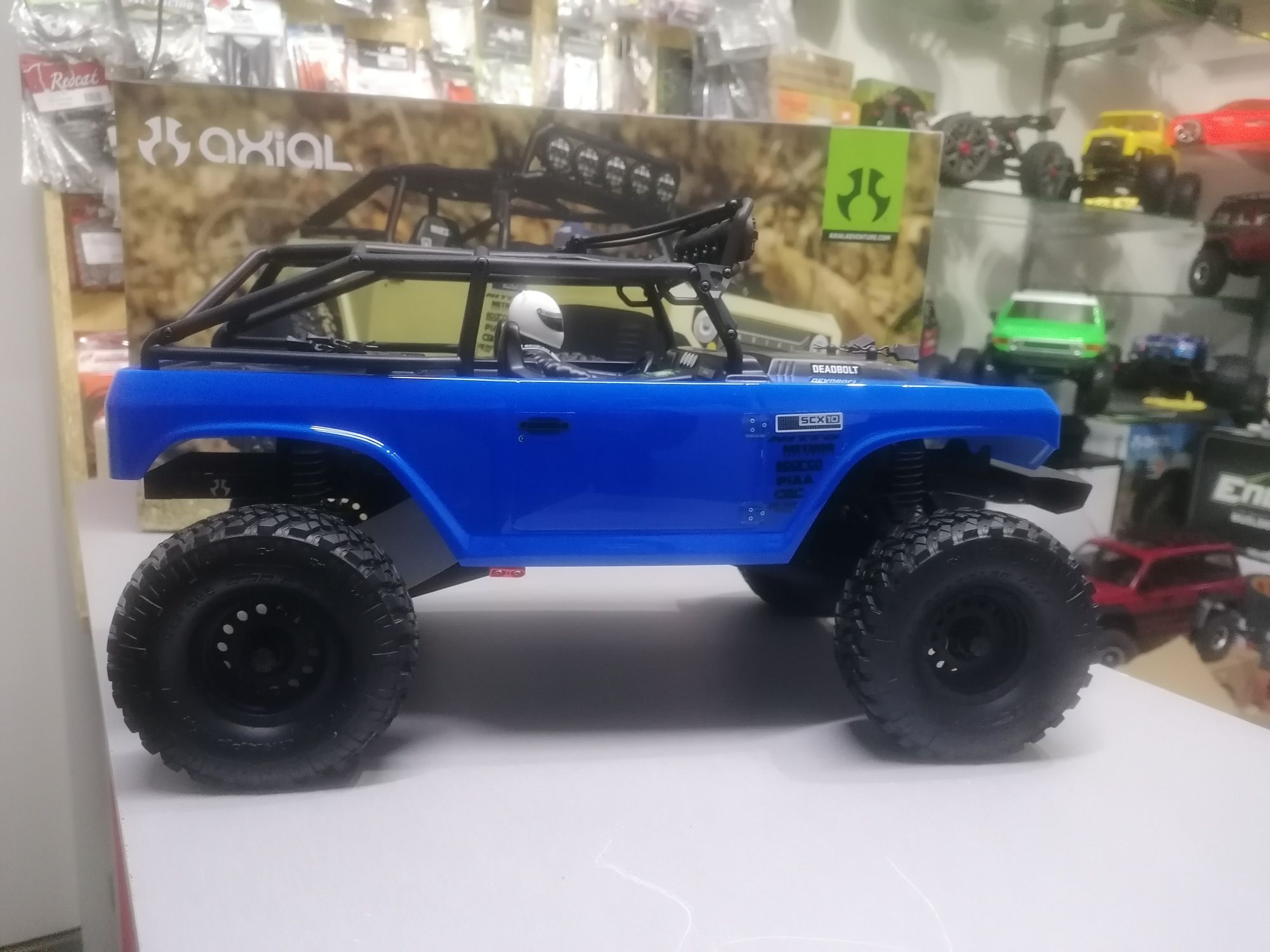 Novo axial scx10 2 deadbolt