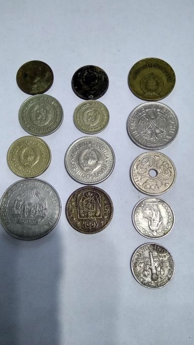 Монети  різні  .
