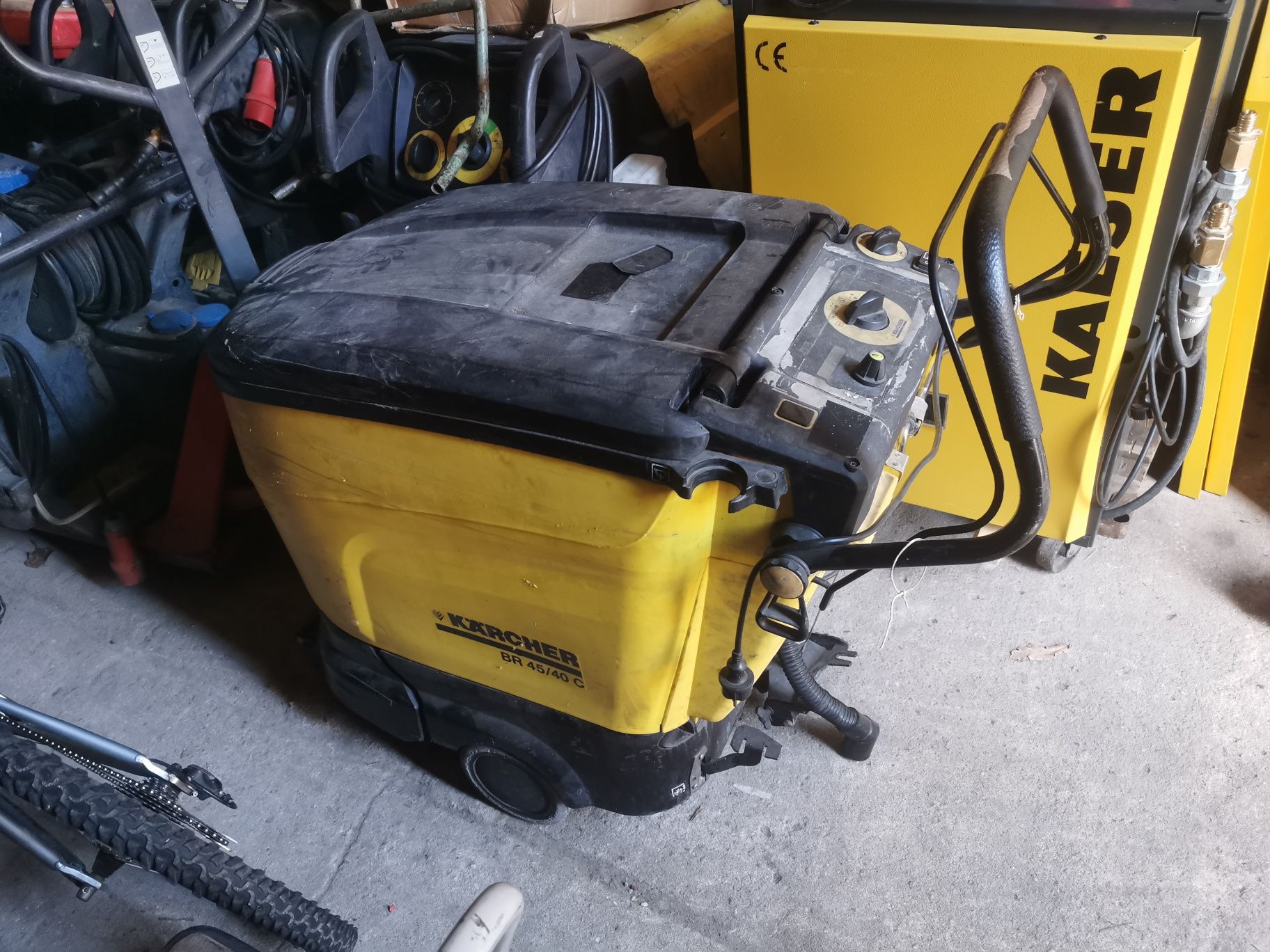 Szorowarka, zamiatarka Karcher Hako Comac z Niemiec