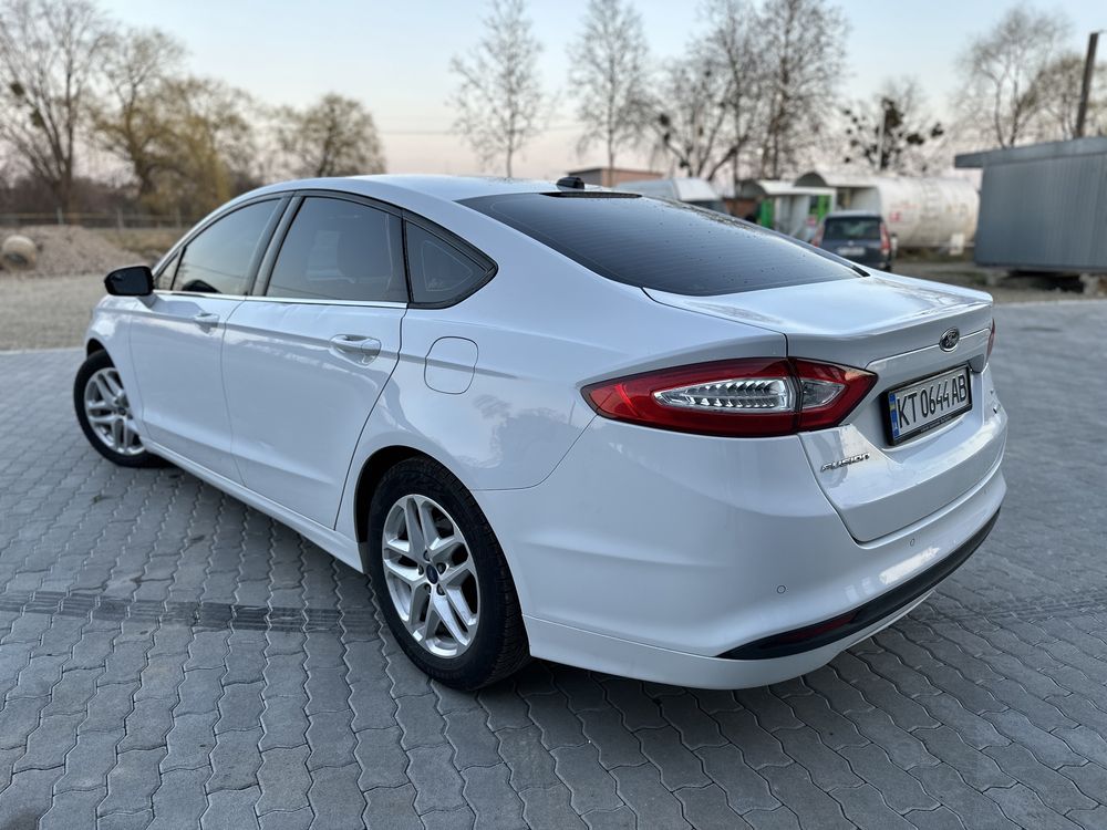 Ford Fusion не битий