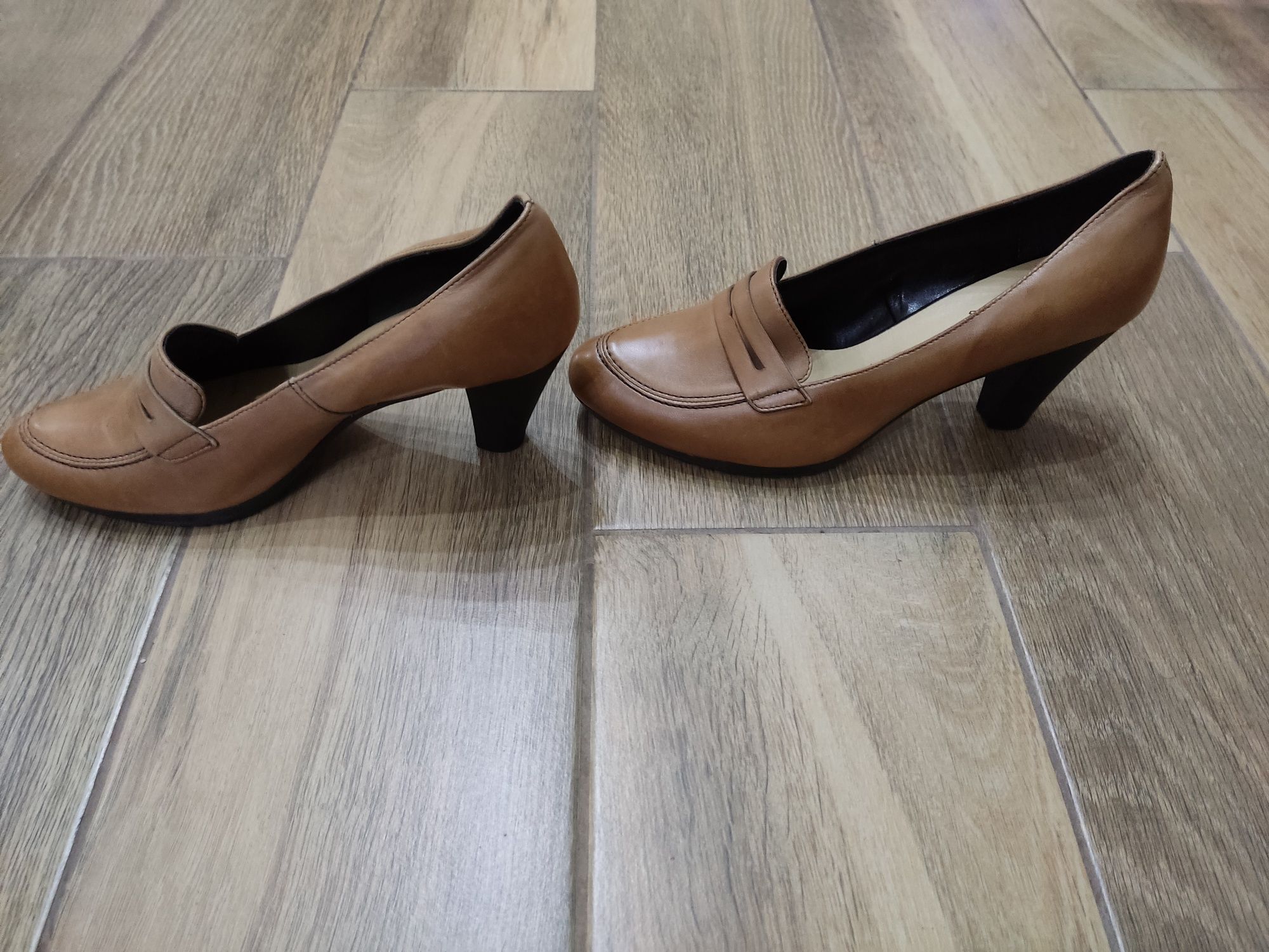 Buty półbuty pantofle Lasocki 40 41 skóra nowe bdb brąz camel