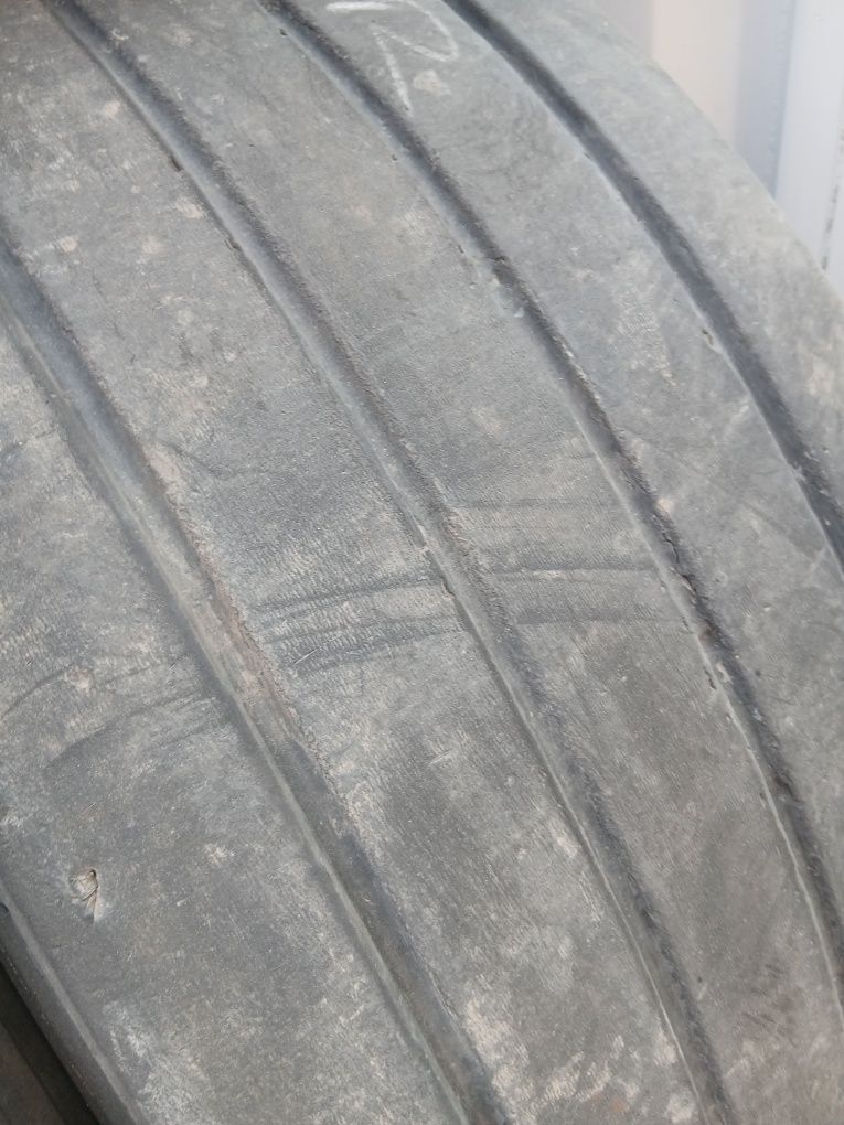 Грузові шини бу 385/65/R22.5