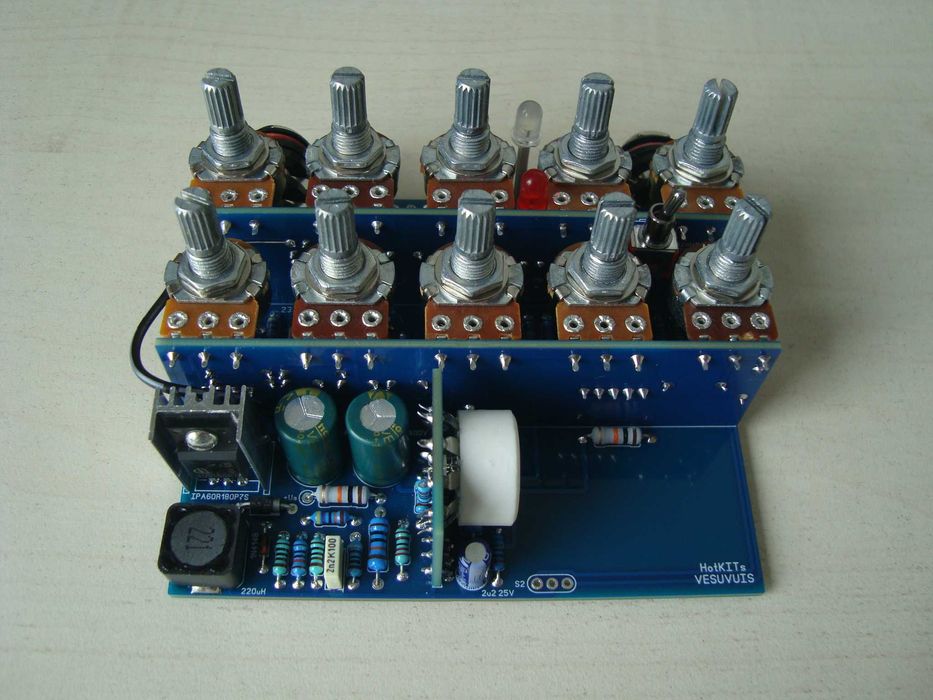 Złożona płytka PCB – preamp lampowy do gitary elektrycznej