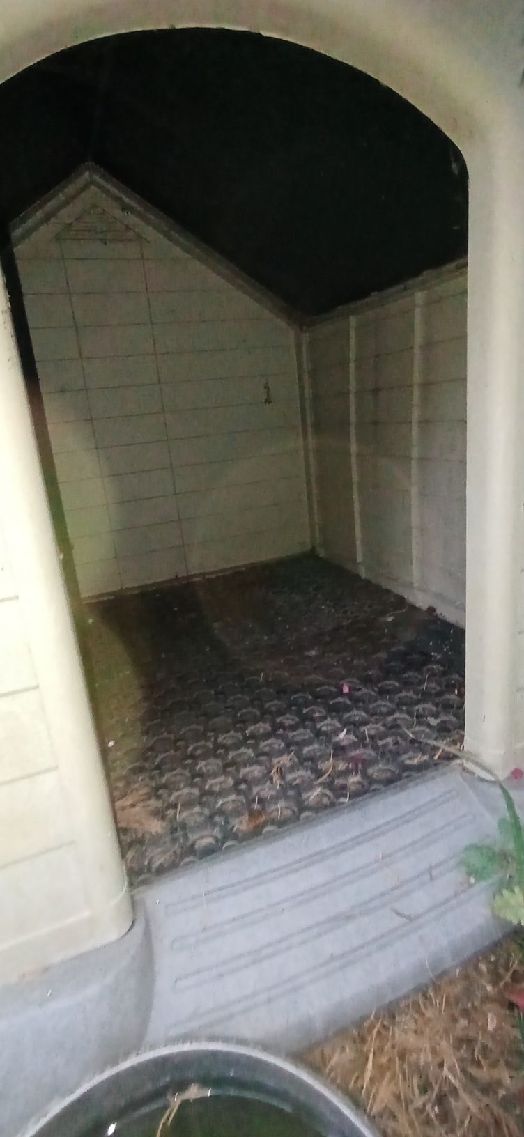 Buda dla psa plastikowa kojec duża