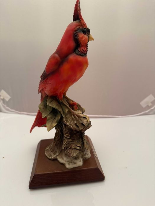 Rzeźba Ptaka E. Fadina, datowana na rok 1987