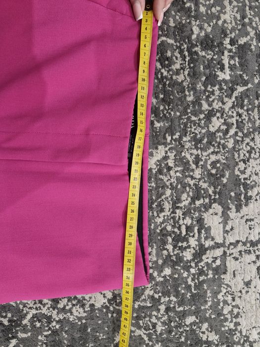 Яскраві брюки кльош від Zara