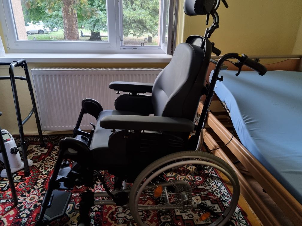 Wózek inwalidzki specjalny Breezy Relax