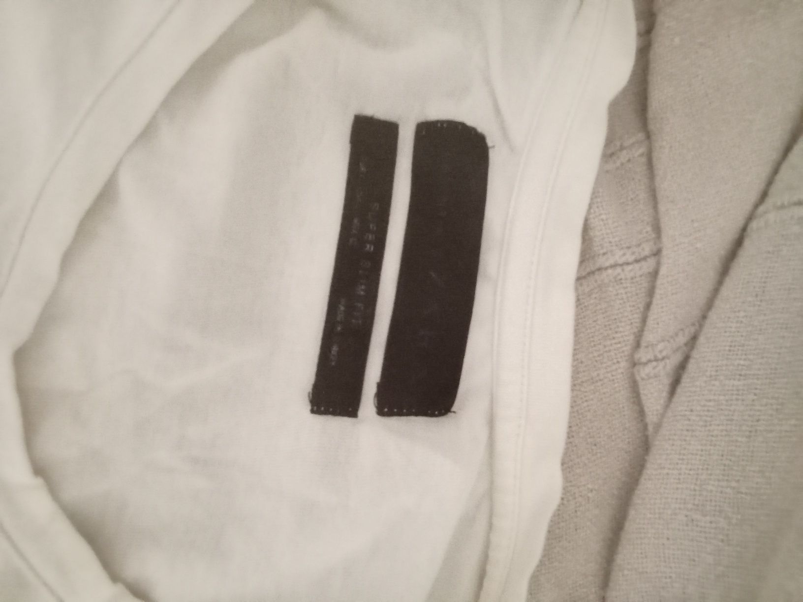 T-shirt branca zara
