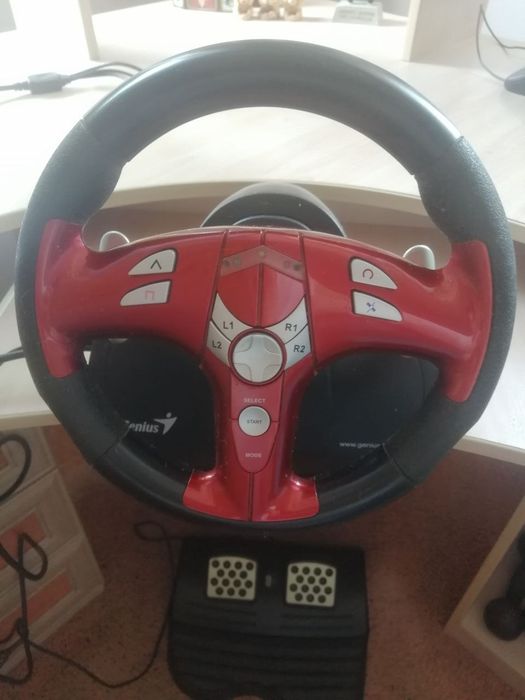 Игровой руль Genius Trio Racer FF