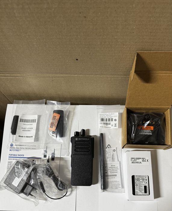 Нова Motorola DP4400e, VHF, AES256 + гарнітура та 2 АКБ, карабін, шнур