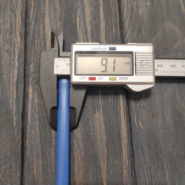 Стилус для управления резистивным сенсорным экраном одним лотом