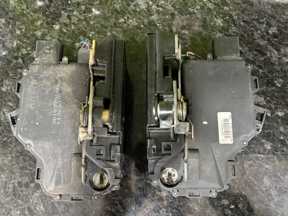 Vendo fechaduras Seat leon 1M 2000