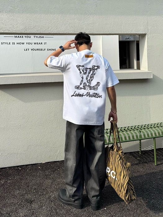 Футболка Louis Vuitton мужская оверсайз оригигал унисекс белая