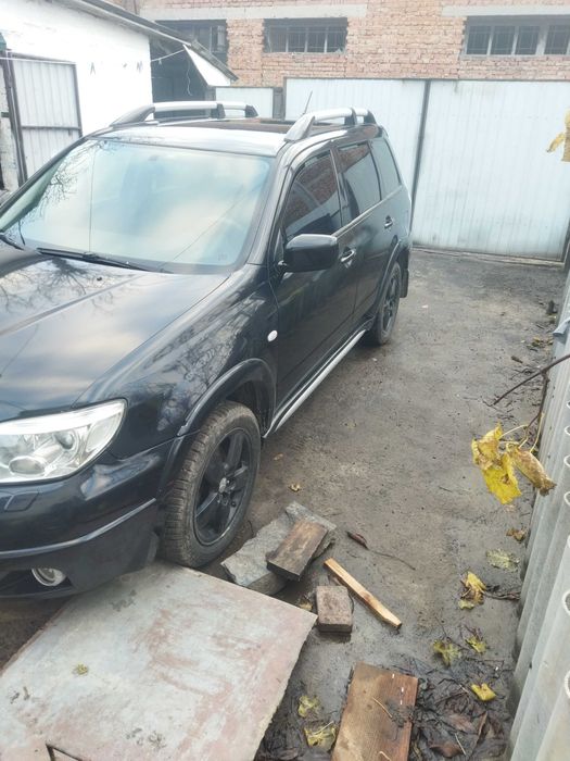 Митсубиси Аутлендер