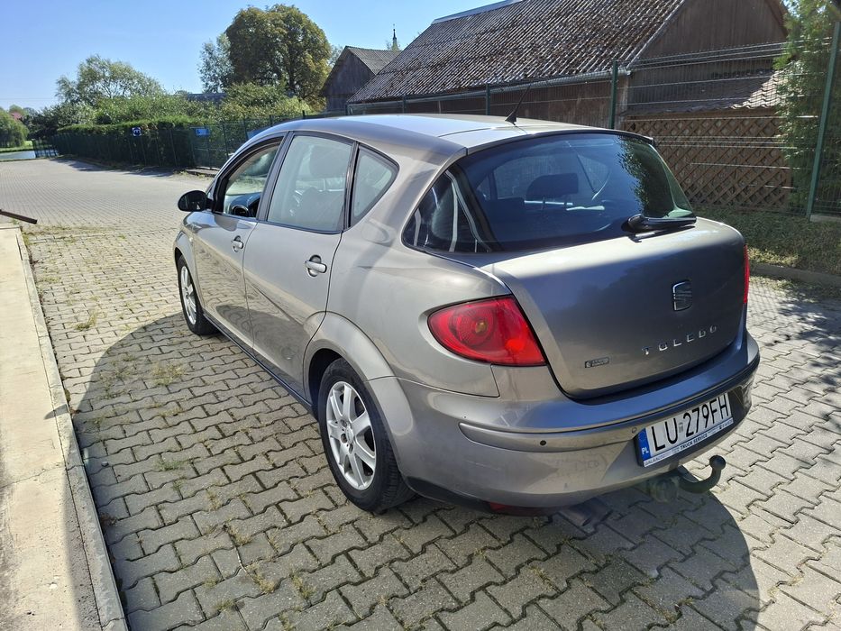 2.0 benzyna klimatyzacja bogata wersja ważne opłaty