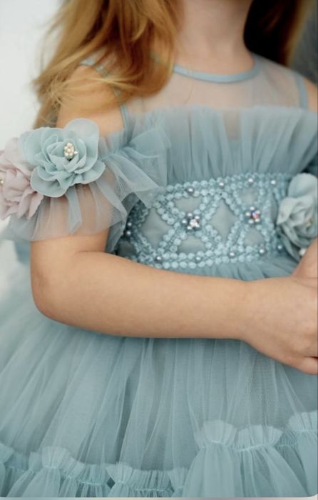 Святкова сукня для дівчинки