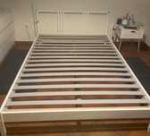 Cama Sommier branca com colchao