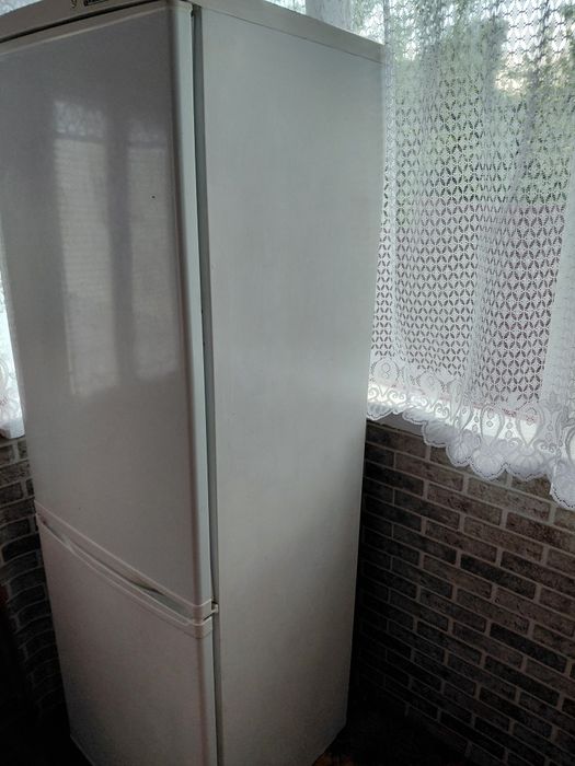Продам холодильник Кристал