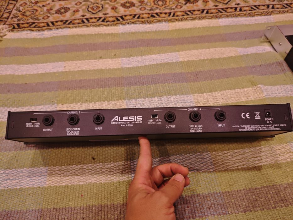 Alesis 3630 Compressor
RMS/Peak Dual Channel Compressor Limite
