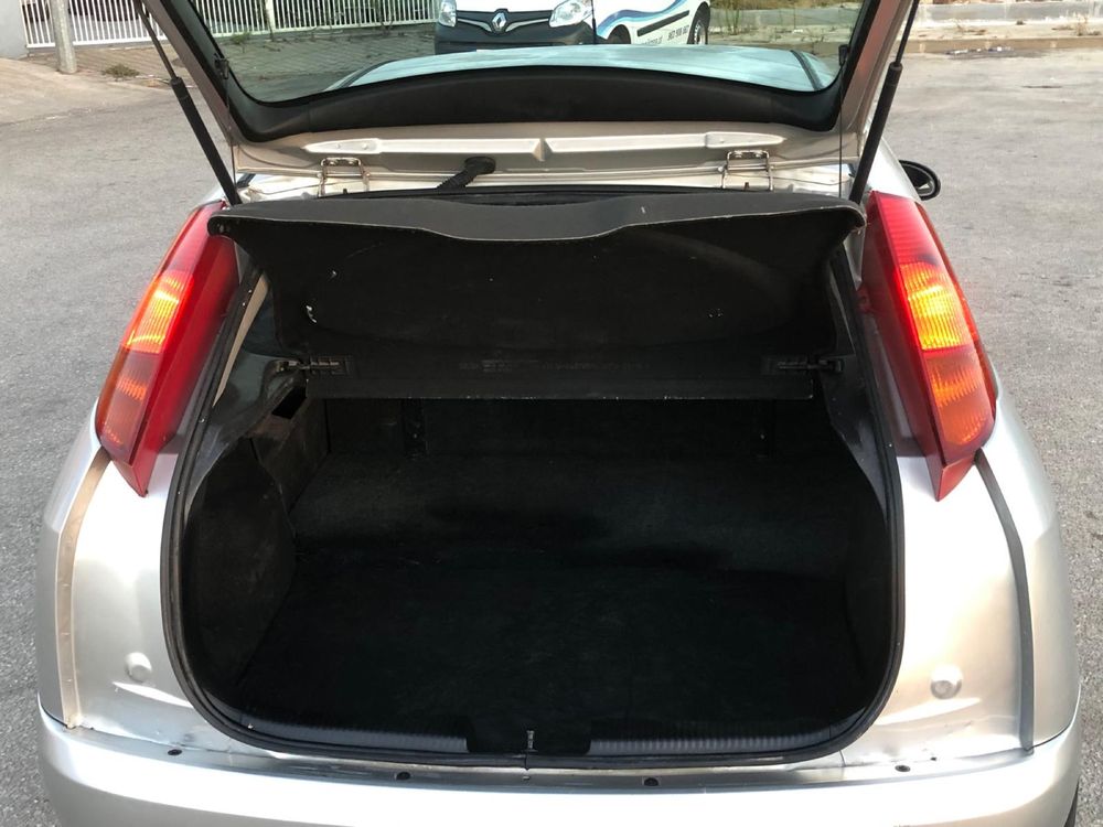 Ford focus 1.8td Comercial 2001