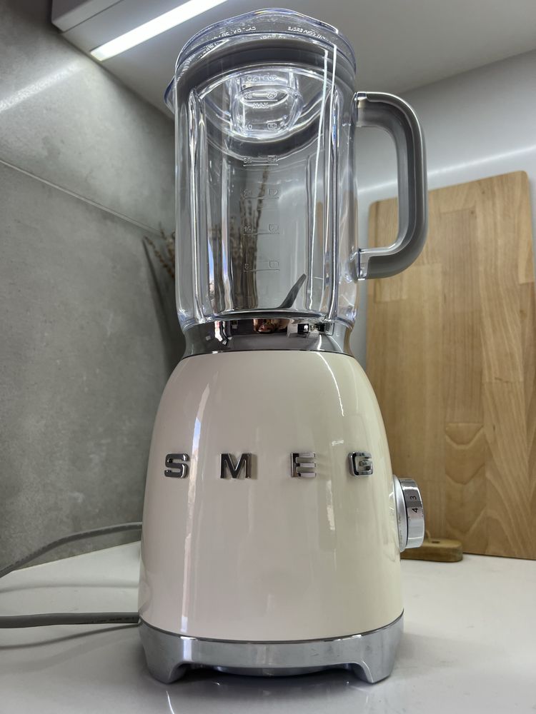 Liquidificadora SMEG branca