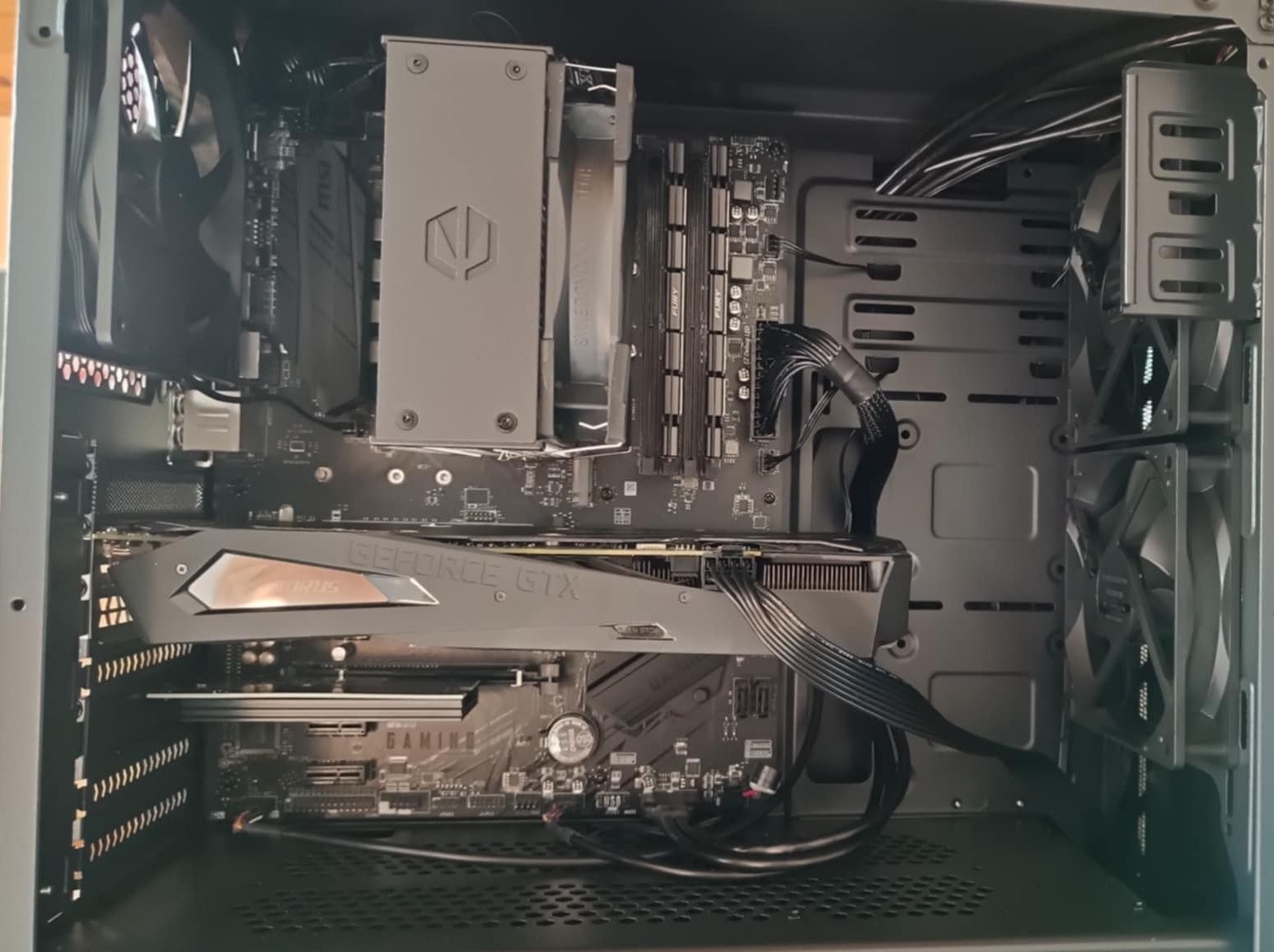 Komputer Black Silent MSI B550 Gaming R5 DDR4 3600MHz Gtx 1660Ti Aorus